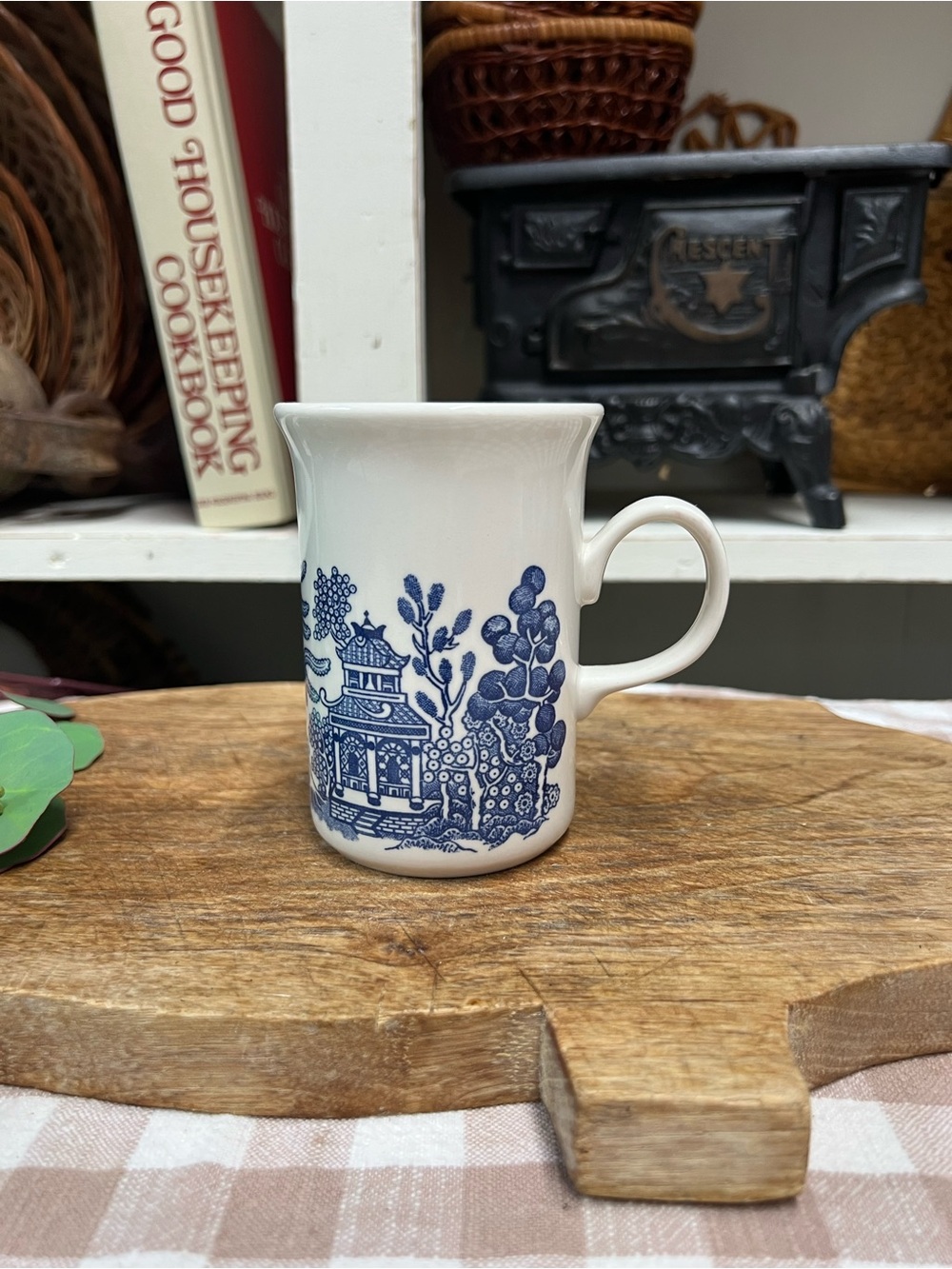 Churchill blue willow cup mug England blue white replacement